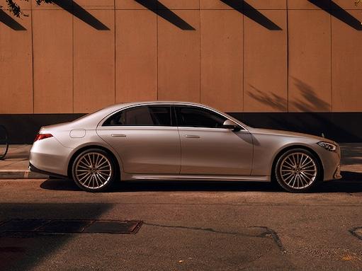 Mercedes-Benz Group AG Banner